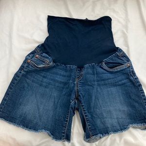 Maternity shorts